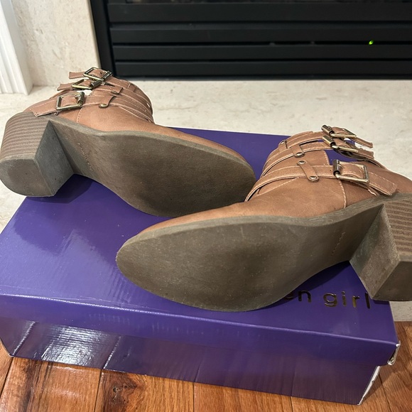 Madden Girl, Size 6 & 1/2, Ankle boots - Picture 4 of 5